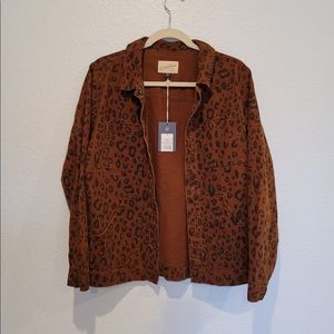 Universal Threads Cheetah Print Jean Jacket